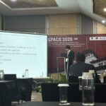 M2の山村が発表する様子の写真